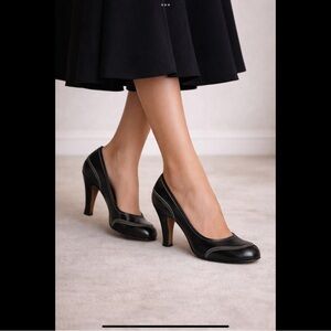 Johanssen 1940s Spectator Pumps Vintage Film Costume Wardrobe Size 5
